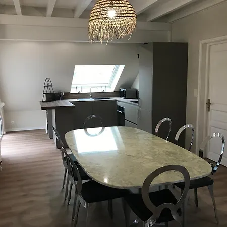 Duplex Louis Apartment *